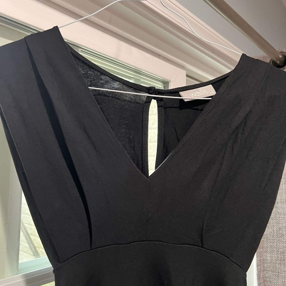 Flattering Womens black dress with low neck🖤 - Picture 1 of 7